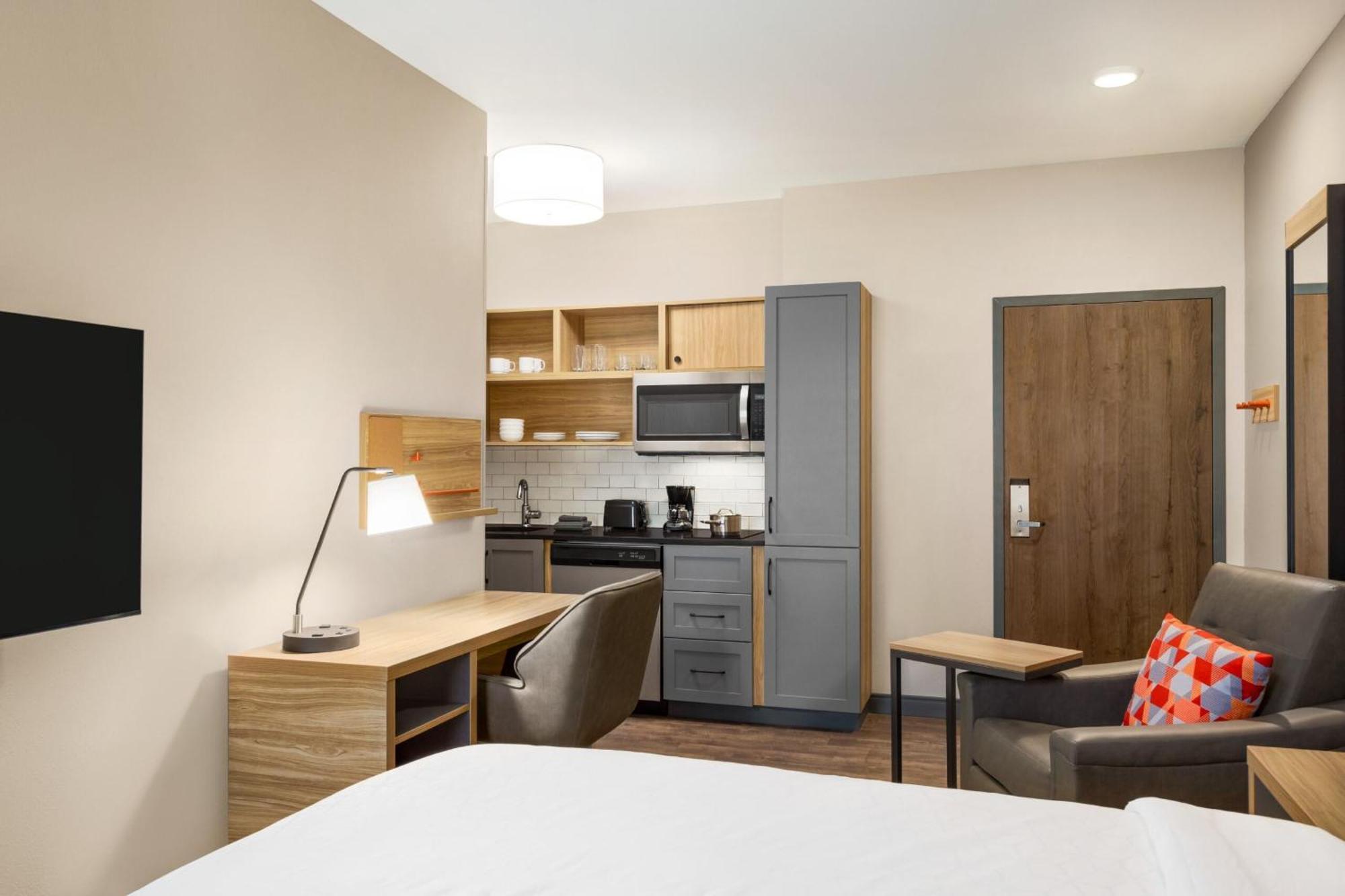 Candlewood Suites Miami - Doral By Ihg Tamiami Exterior foto